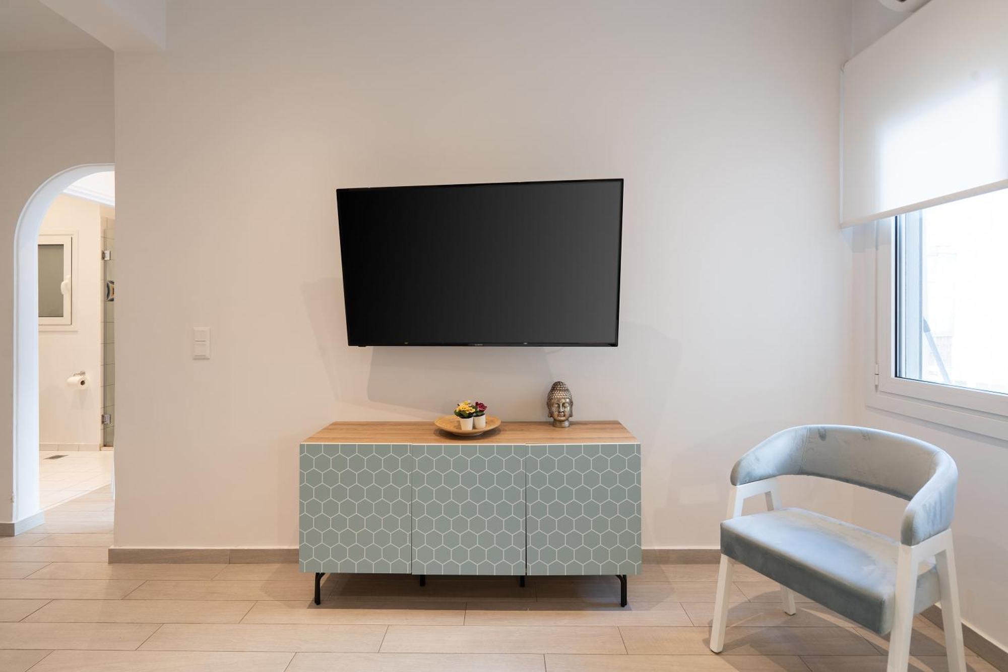 Stunning Cozy Apartment In Атина Екстериор снимка