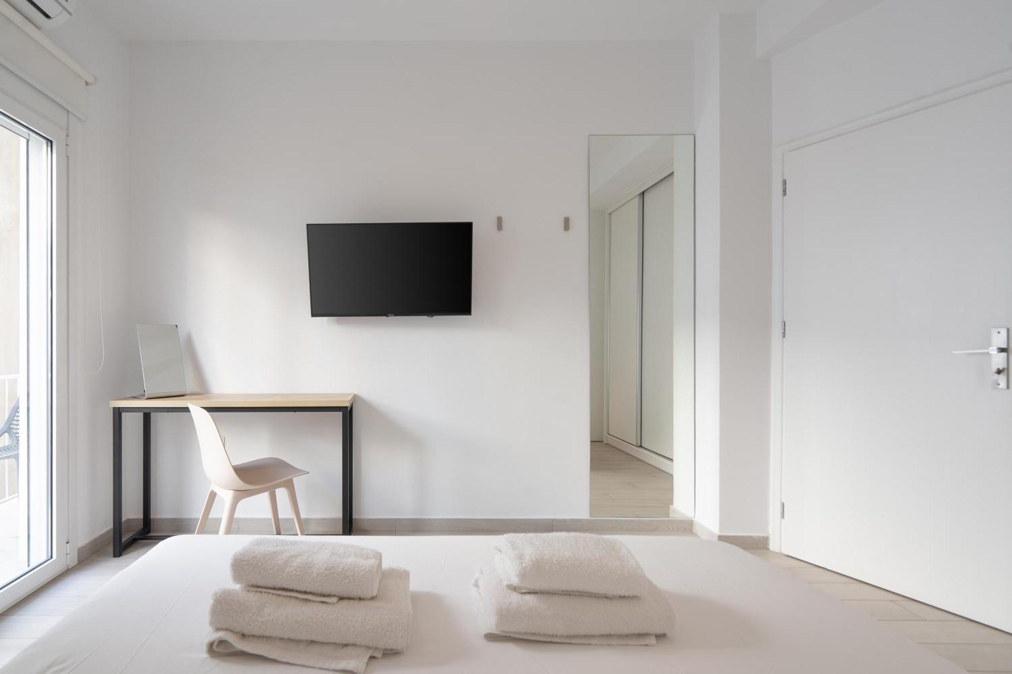Stunning Cozy Apartment In Атина Екстериор снимка