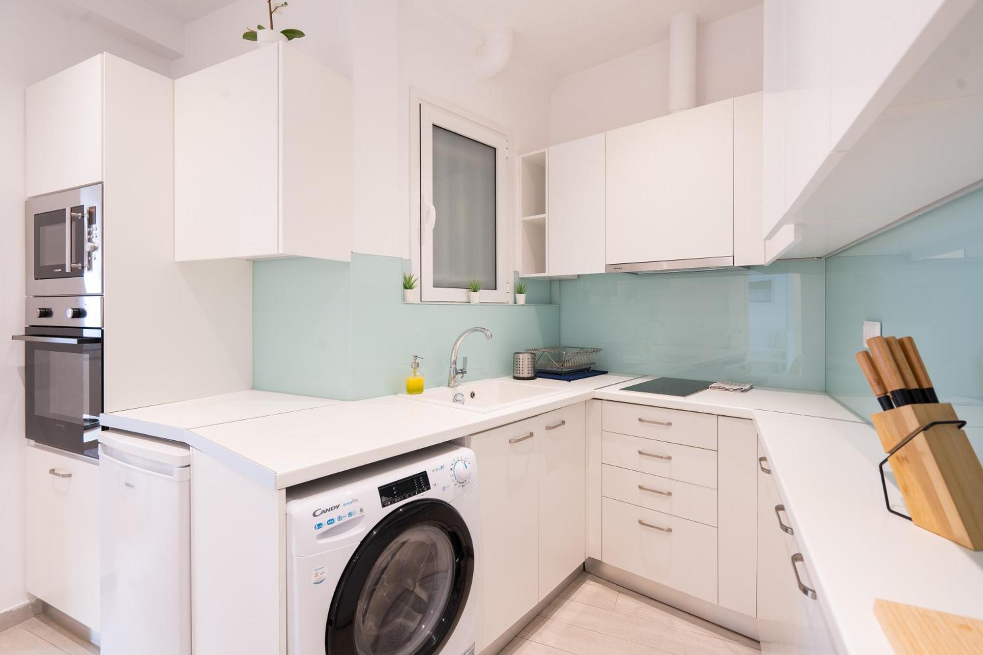 Stunning Cozy Apartment In Атина Екстериор снимка