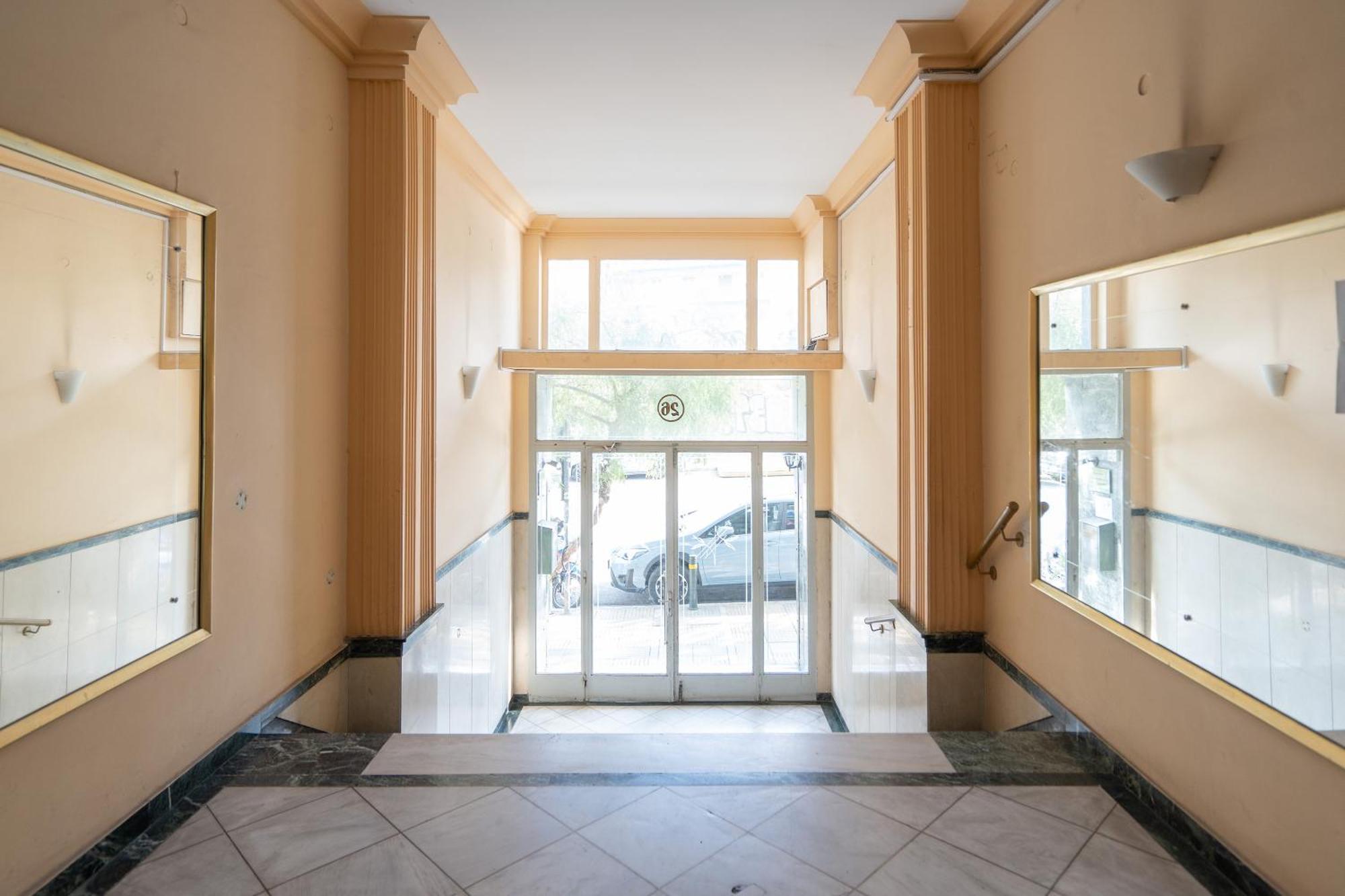 Stunning Cozy Apartment In Атина Екстериор снимка