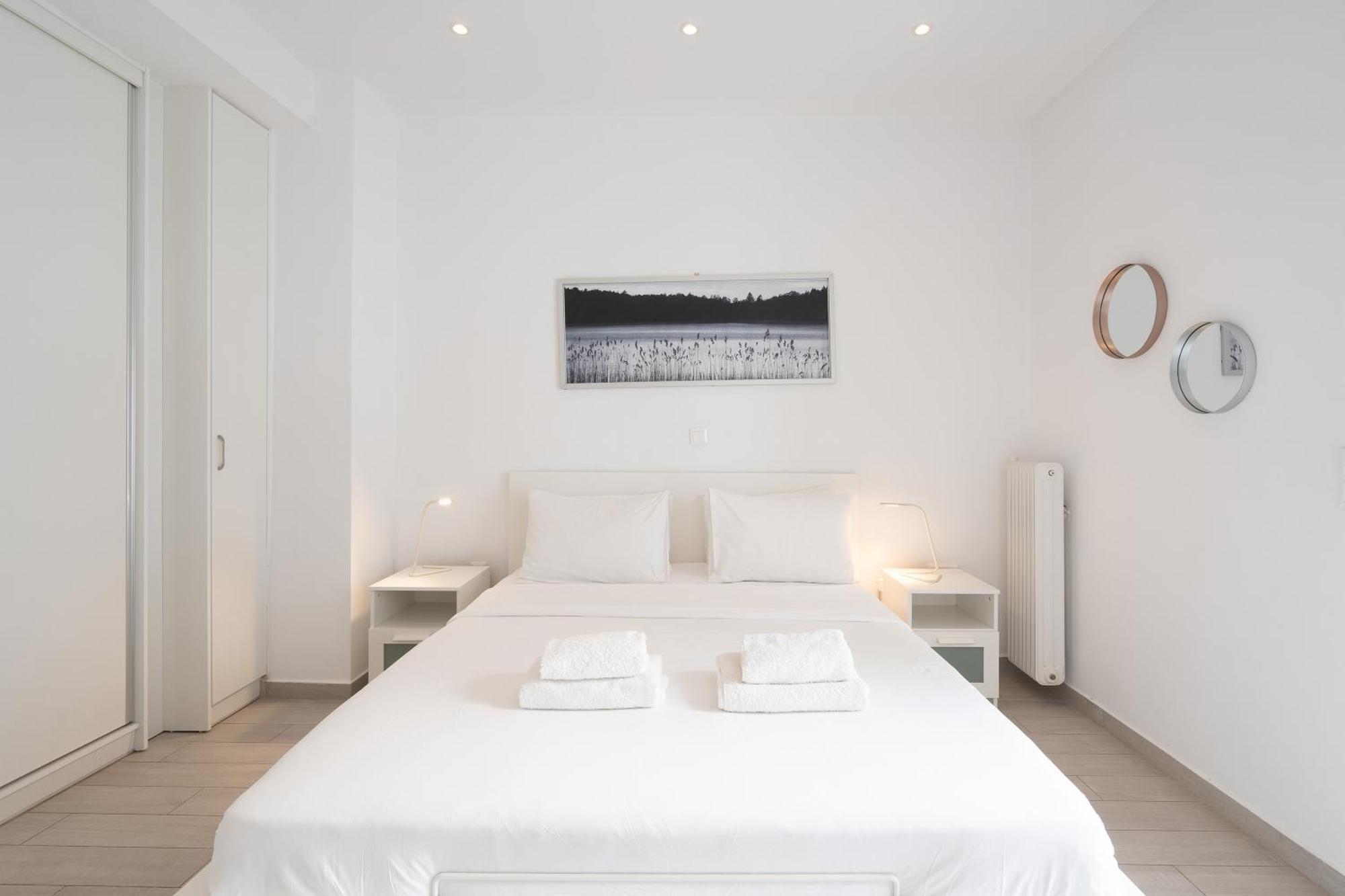 Stunning Cozy Apartment In Атина Екстериор снимка