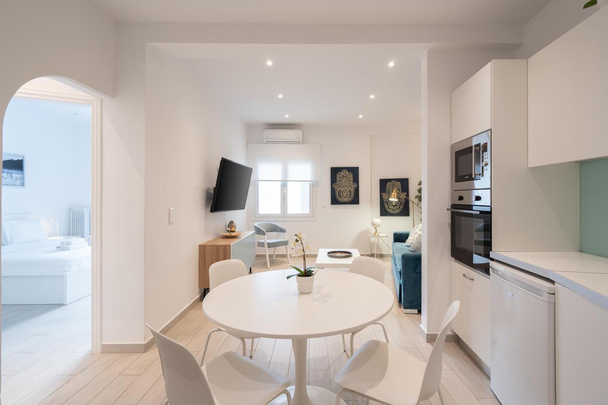 Stunning Cozy Apartment In Атина Екстериор снимка