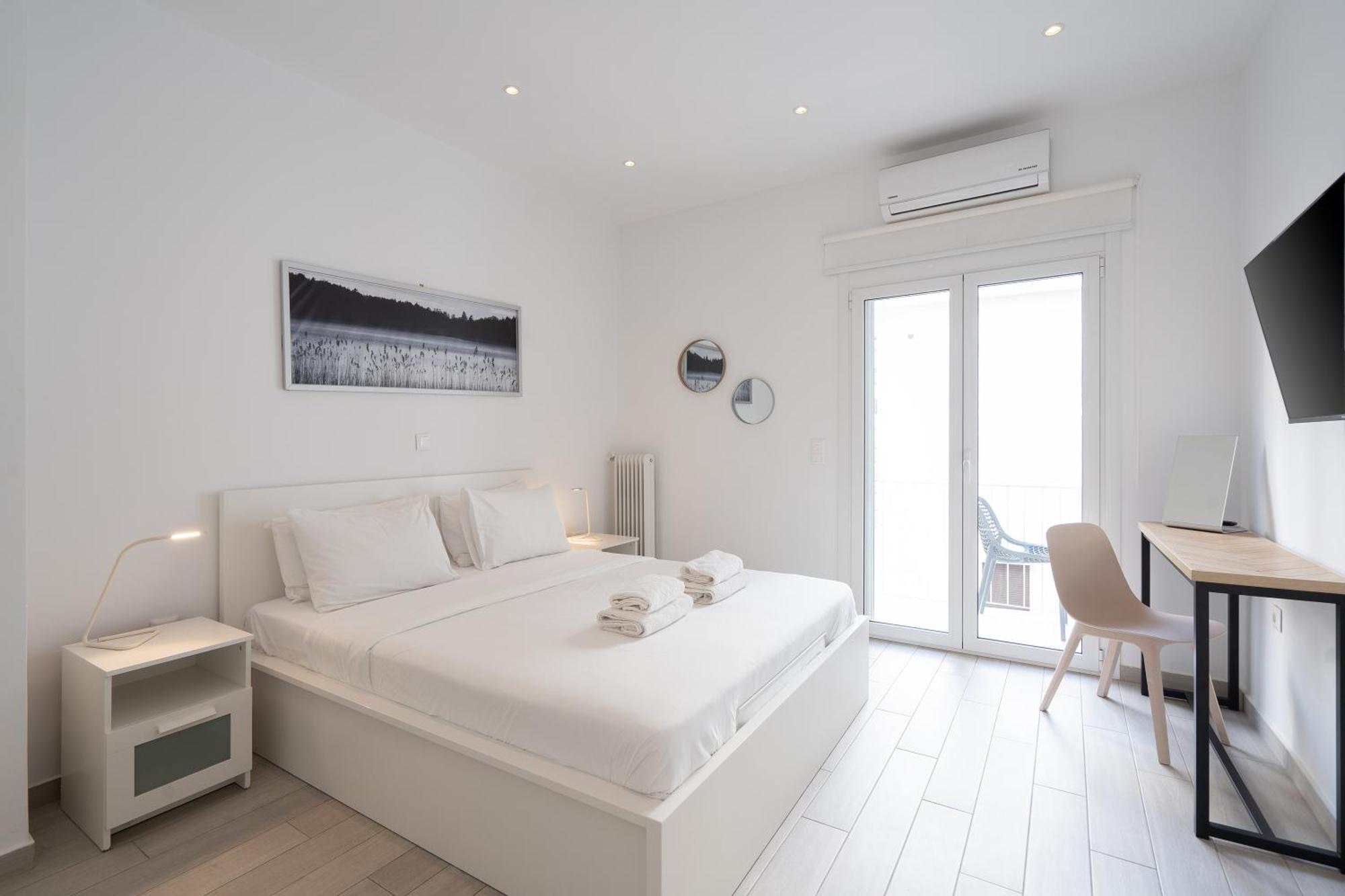 Stunning Cozy Apartment In Атина Екстериор снимка